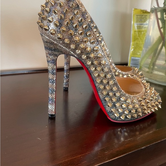 Louboutin heels - Picture 7 of 9